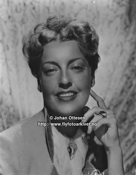 23 - Jeanette Mac Donald