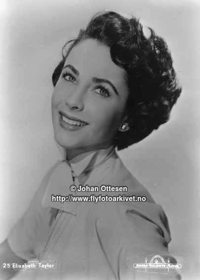 25 - Elizabeth Taylor