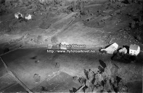Hausten1954, Røysetbakken