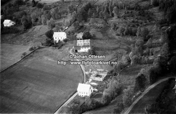 Hausten1954, Øvrelid