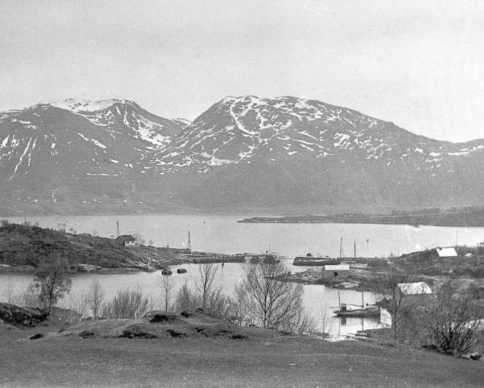 Illustrasjon frå «Då Hareidlandet og Gurskøya hang saman»