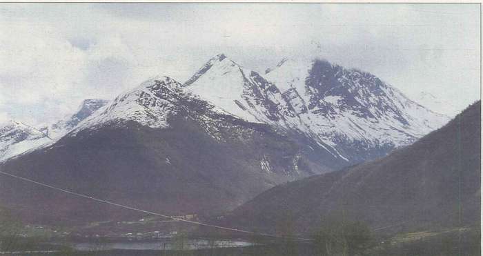 Illustrasjon frå «Eidskyrkja og Kyrkjefjellet»